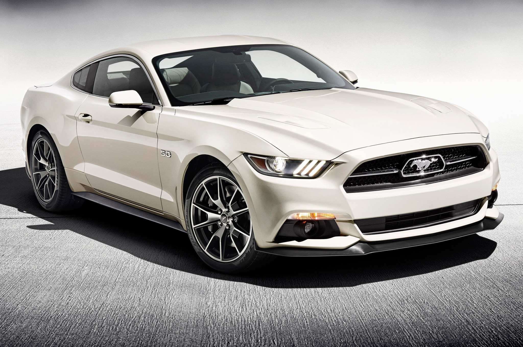 2015-Ford-Mustang-GT-50th-Anniversary-Edition-front-side-view1