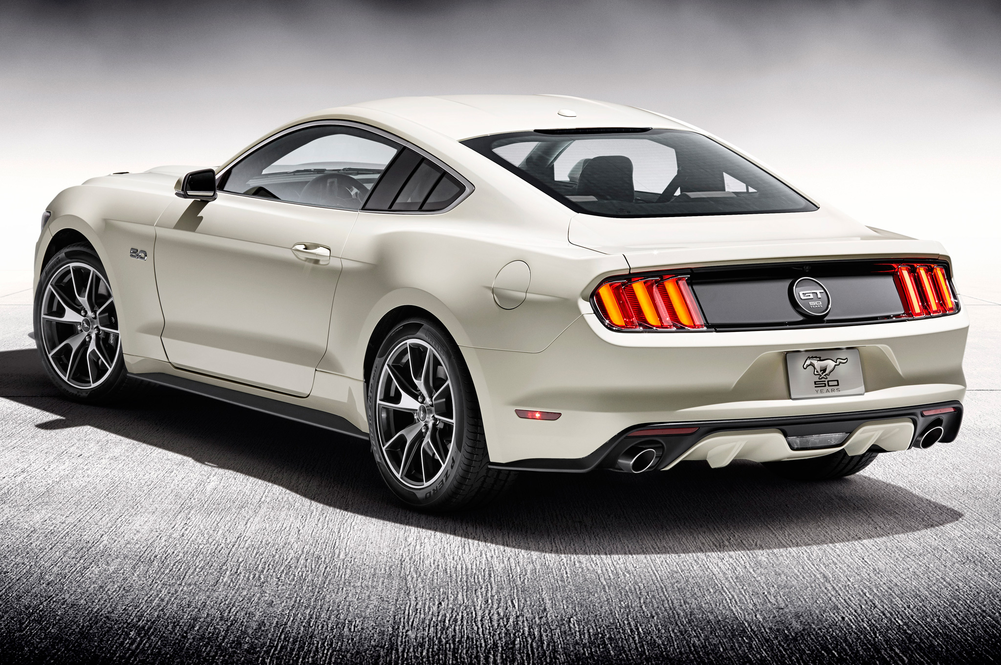 2015-Ford-Mustang-GT-50th-Anniversary-Edition-rear-side-view1