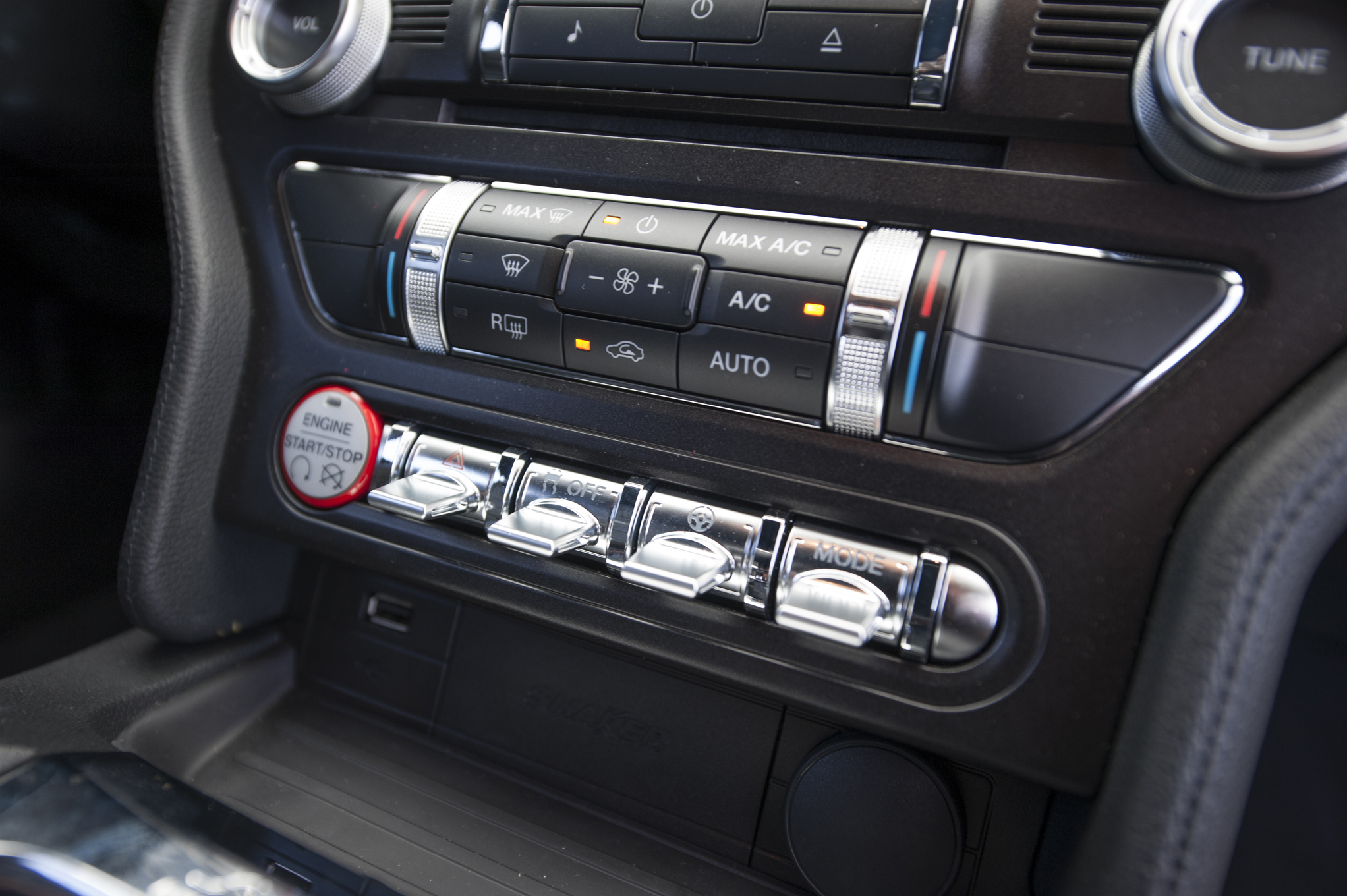 2015-Ford-Mustang-GT-climate-controls