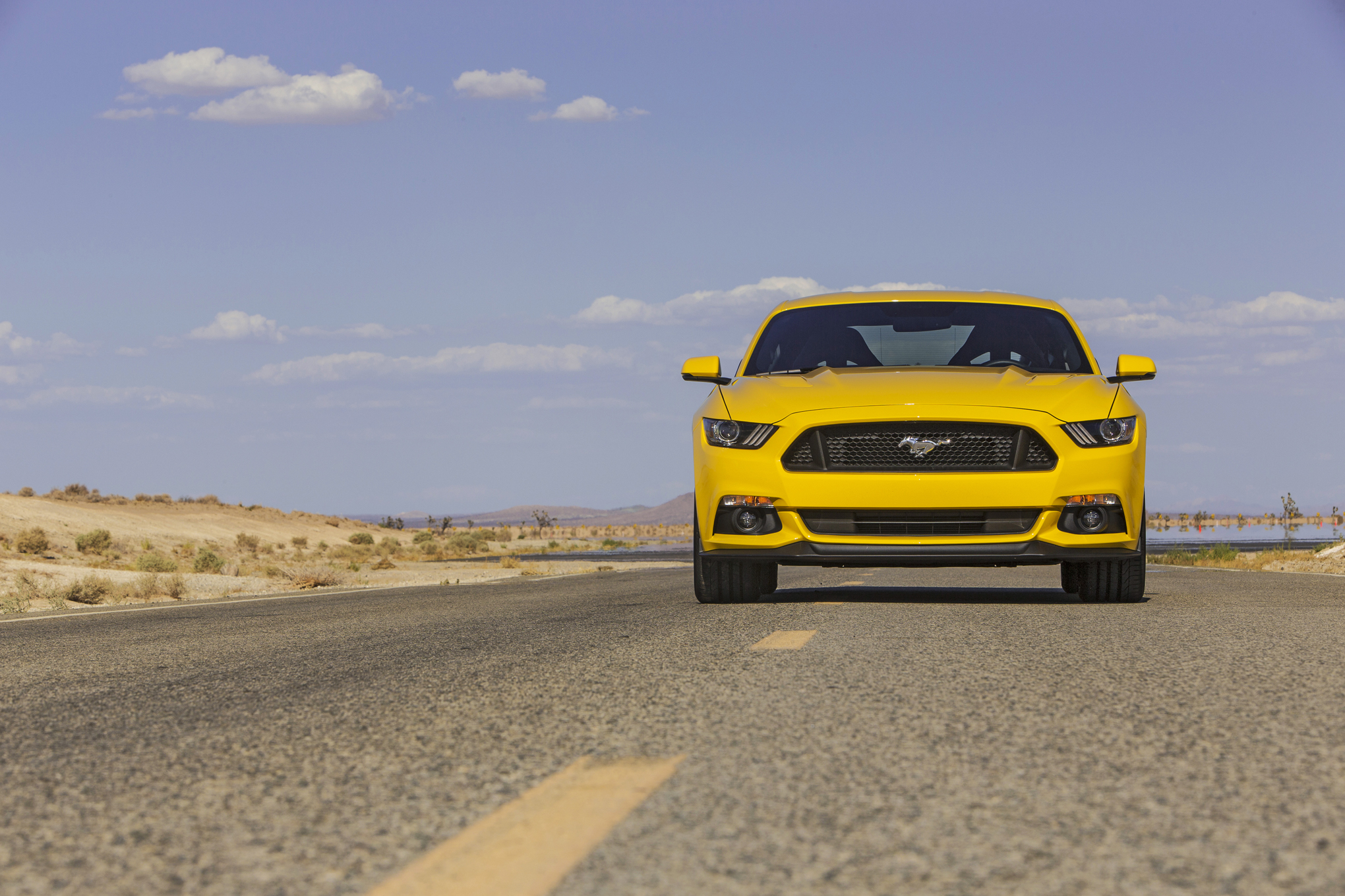 2015-Ford-Mustang-GT-front-end-04
