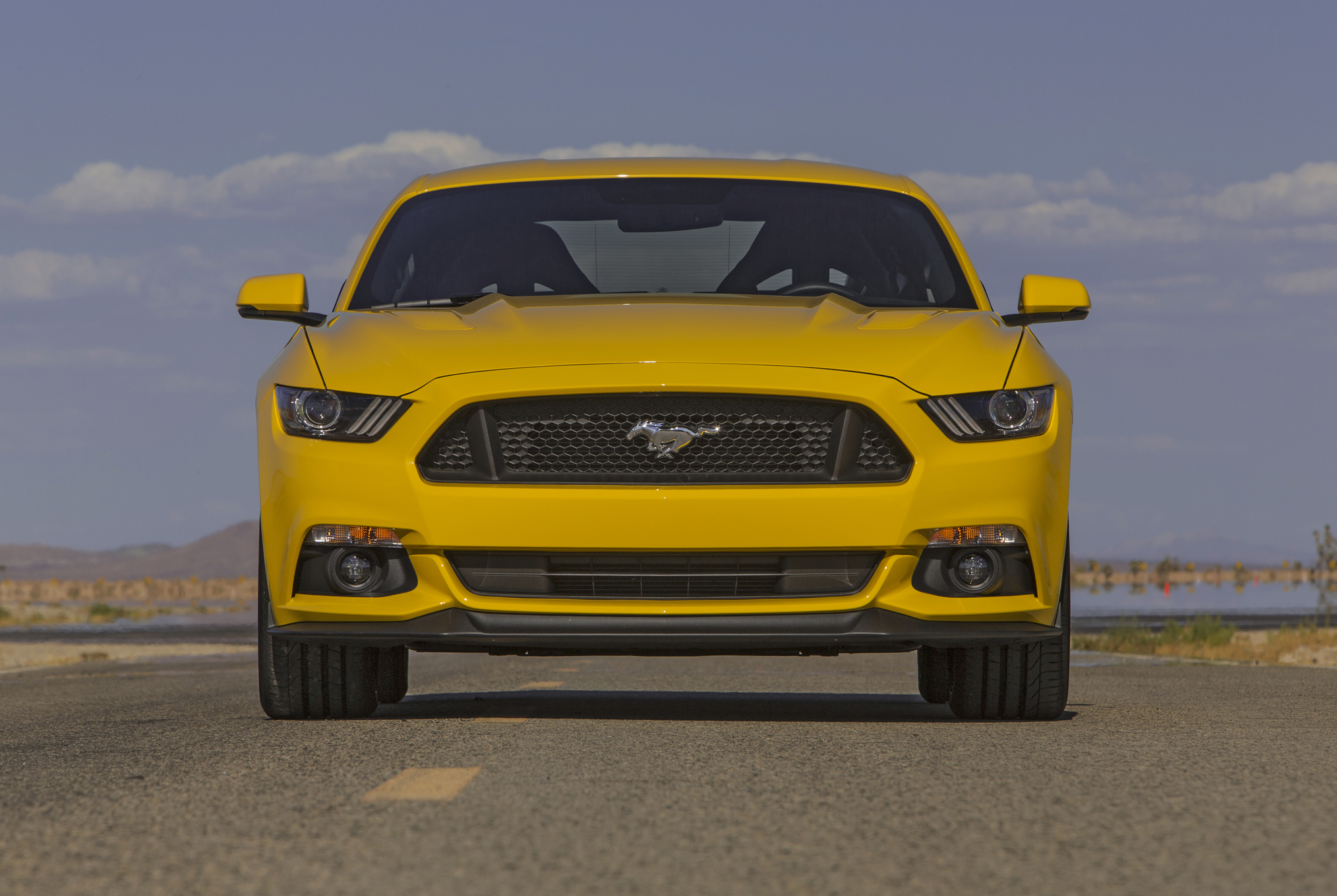 2015-Ford-Mustang-GT-front-end-05