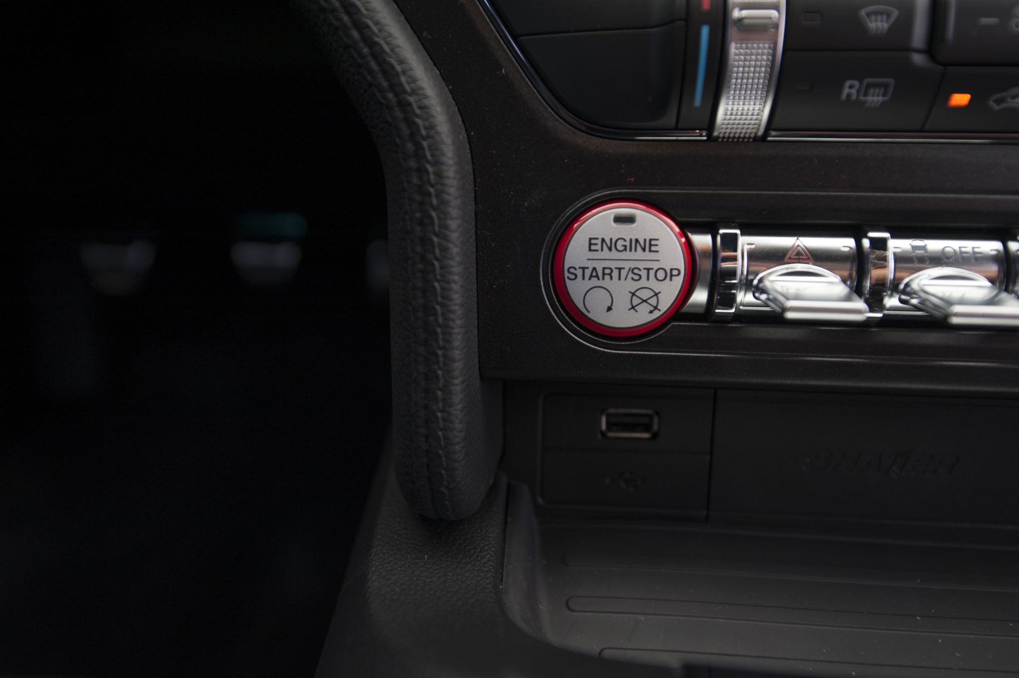 2015-Ford-Mustang-GT-push-start