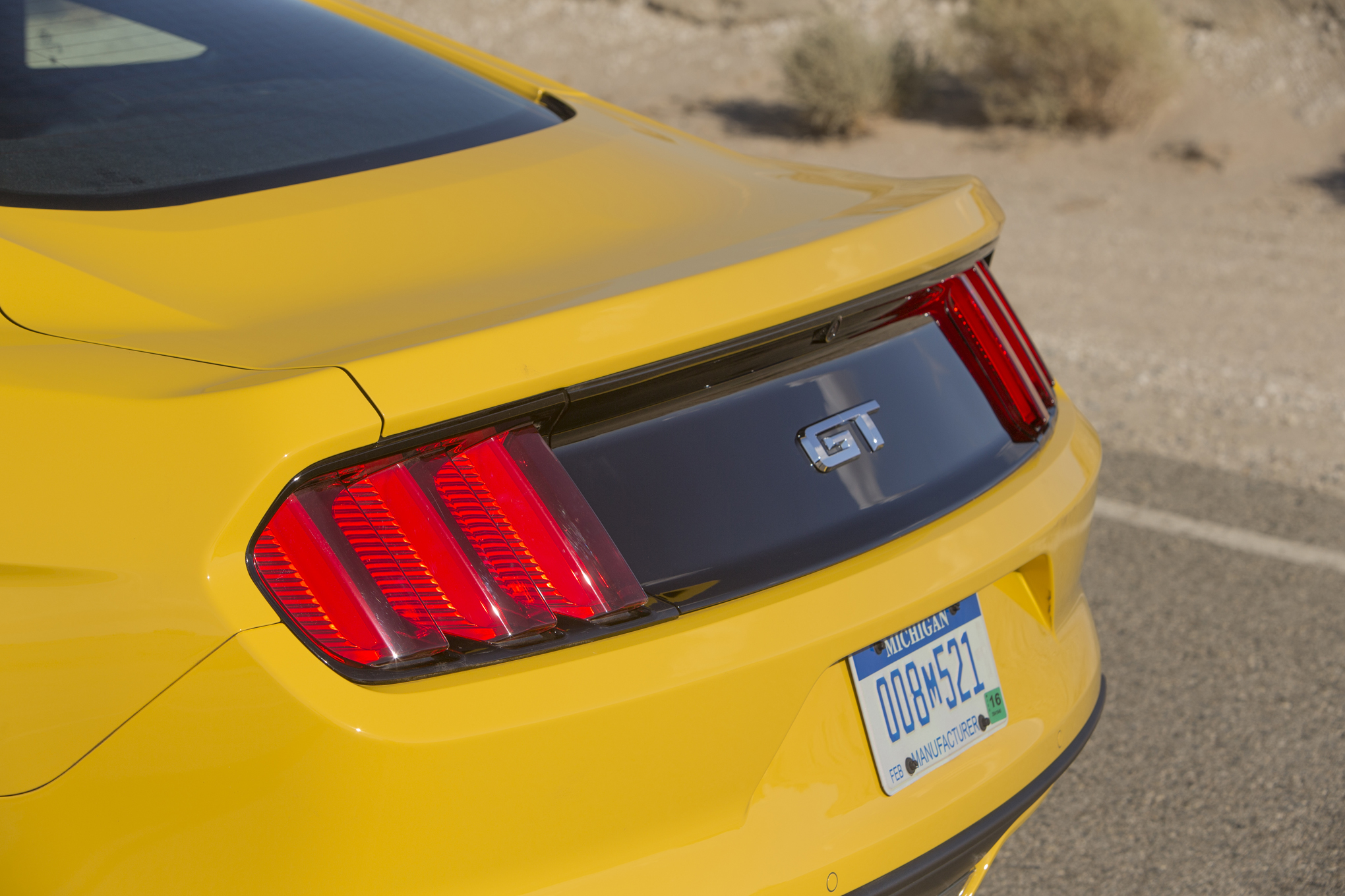 2015-Ford-Mustang-GT-rear-taillight