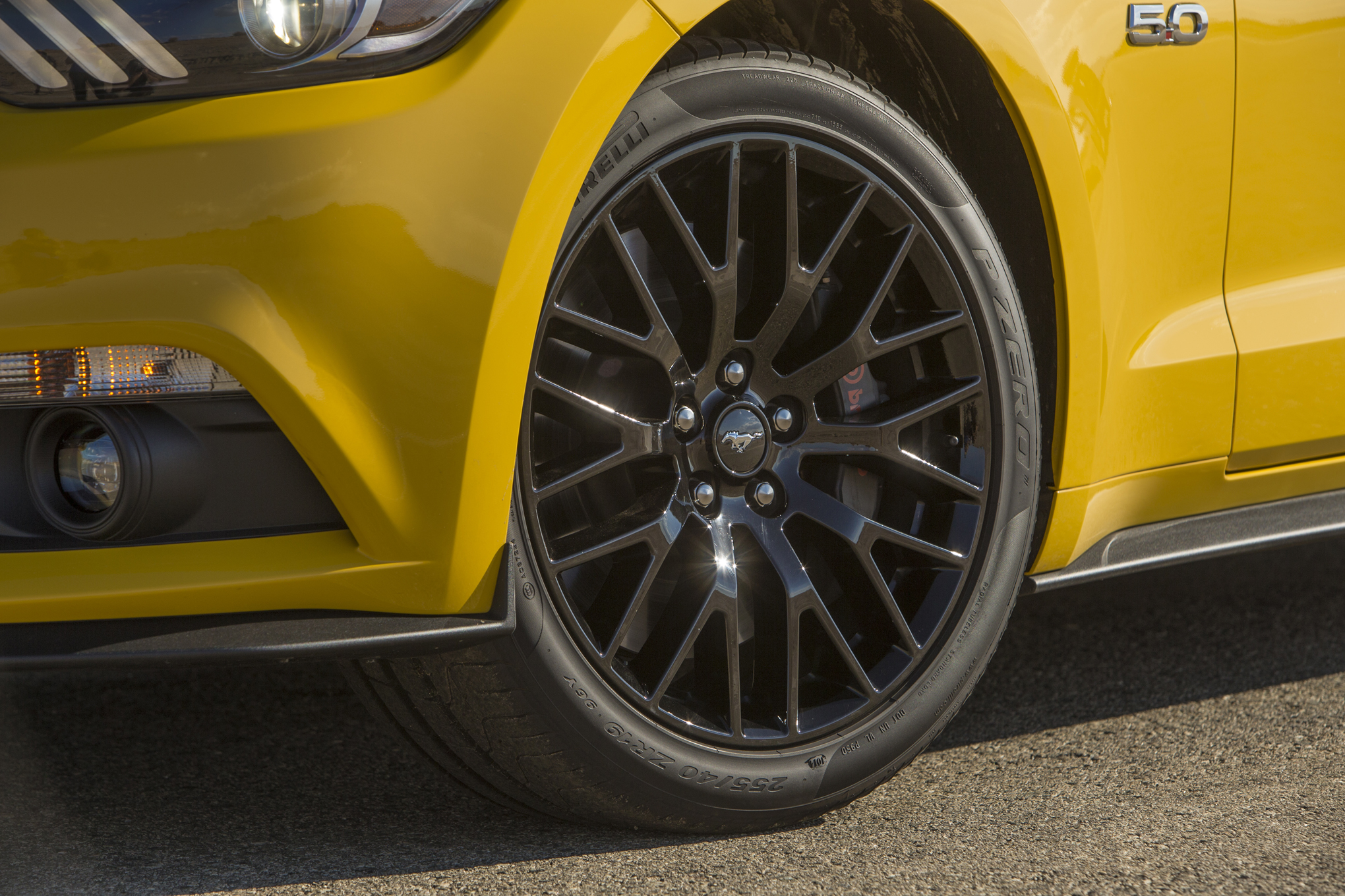 2015-Ford-Mustang-GT-wheel
