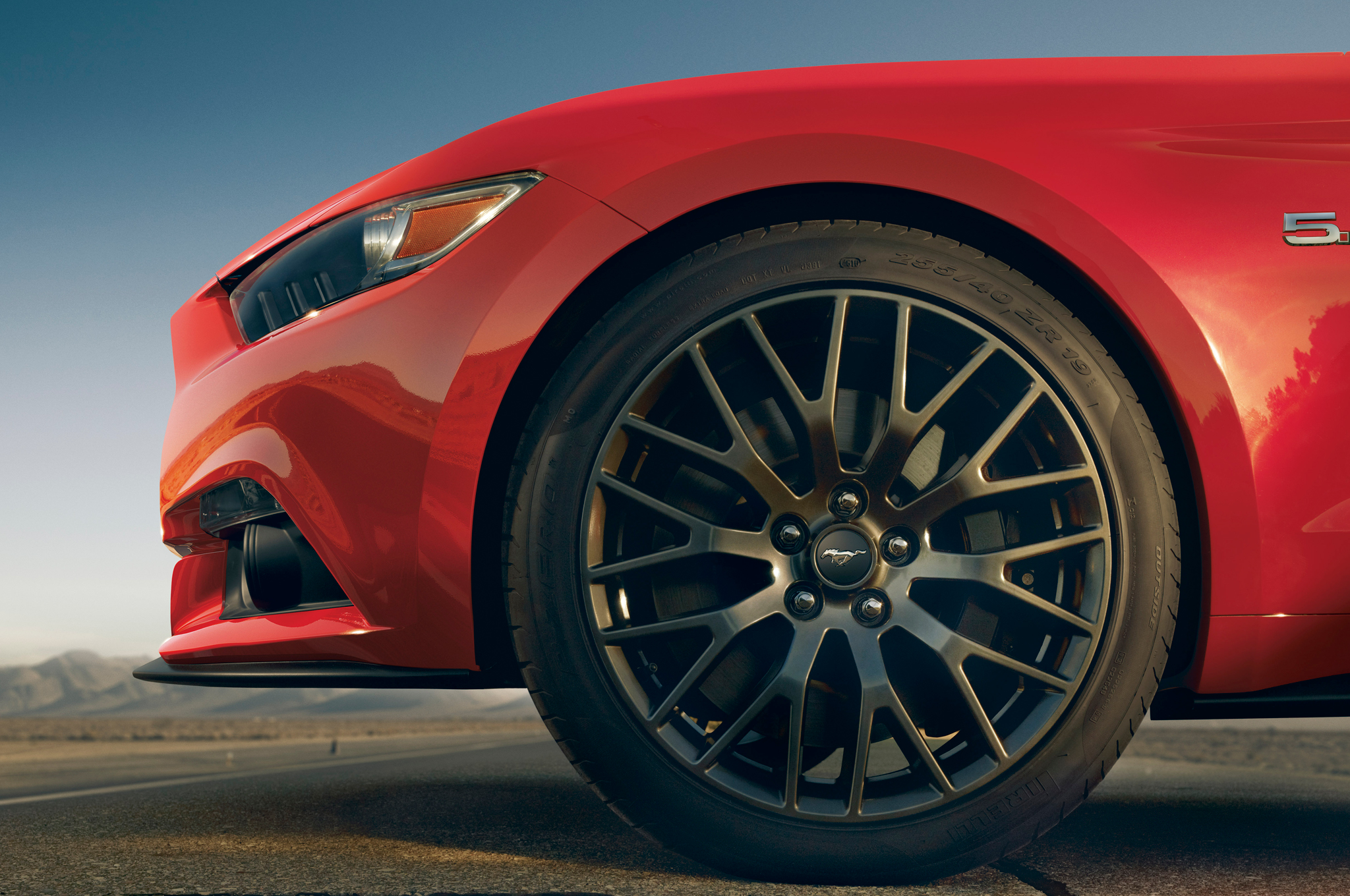 2015-Ford-Mustang-front-wheel