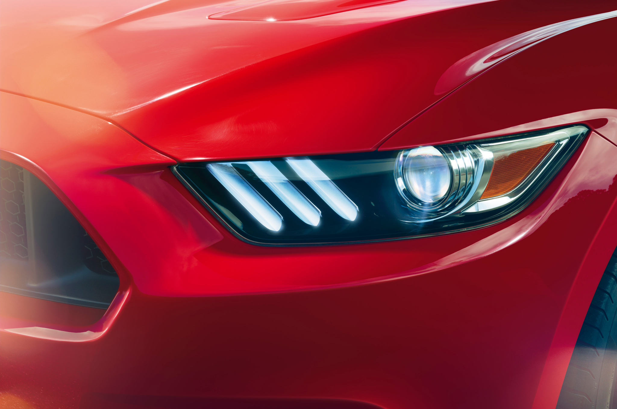 2015-Ford-Mustang-headlight