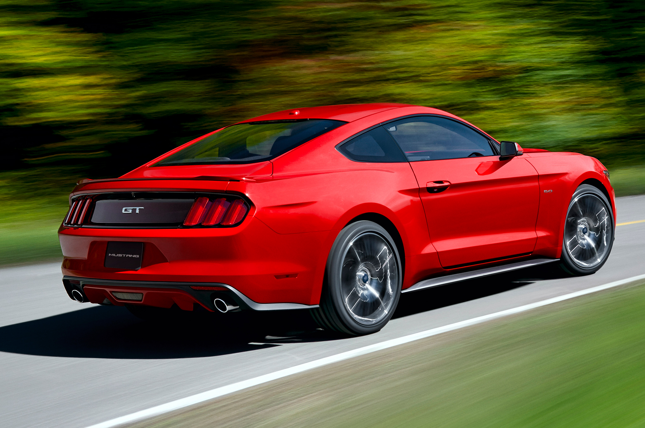 2015-Ford-Mustang-rear-view-in-motion