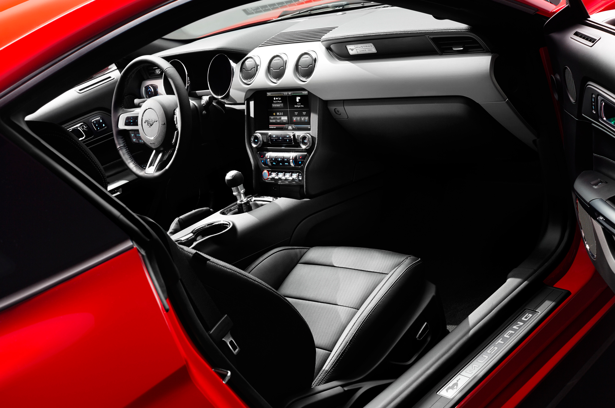 2015-ford-mustang-interior
