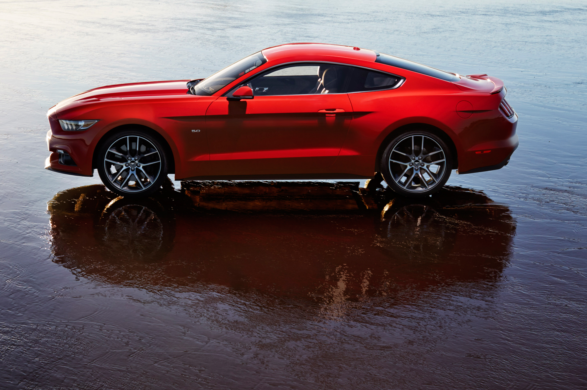 2015-ford-mustang-side-view
