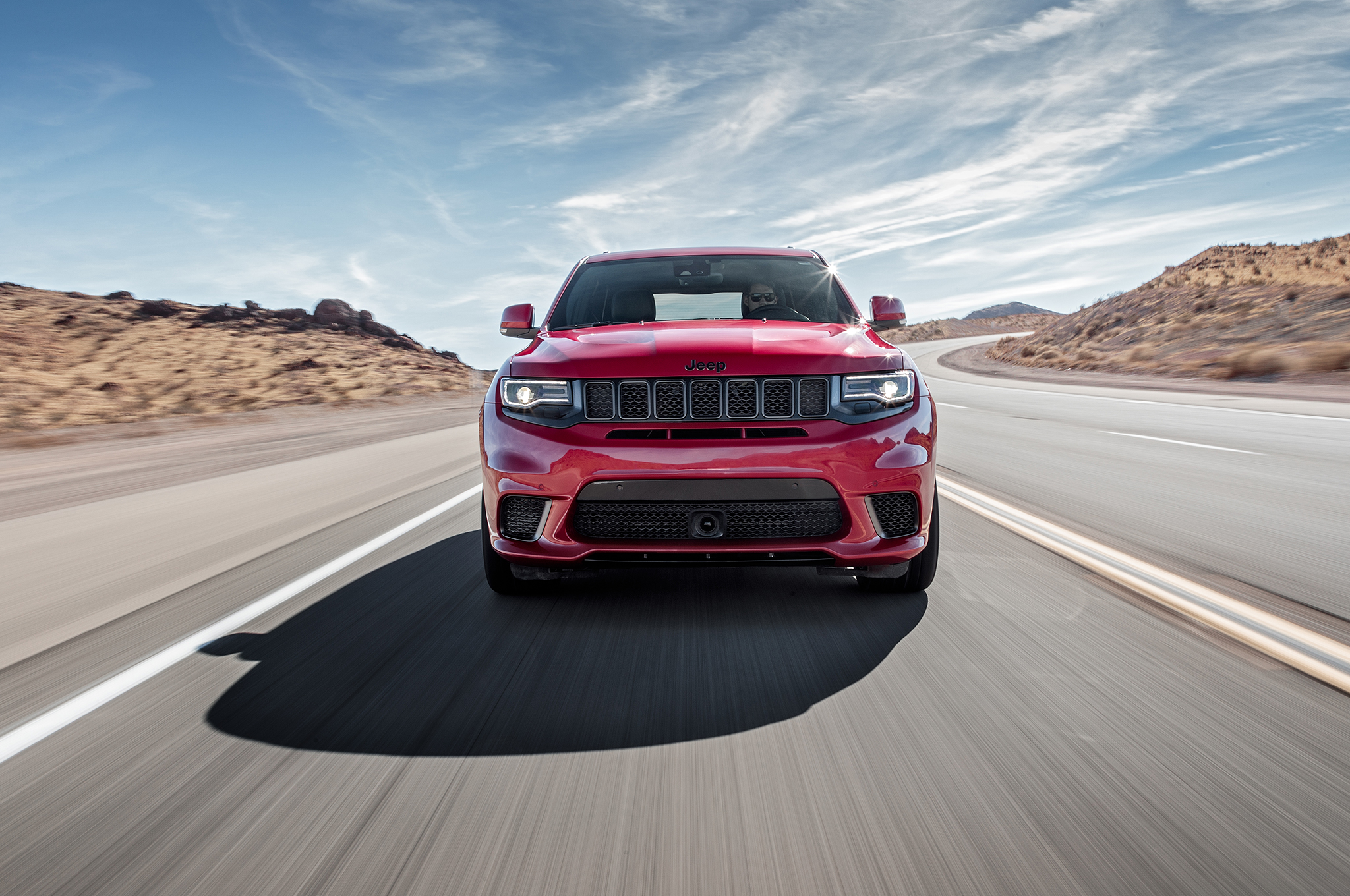 2018 Jeep Grand Cherokee Trackhawk front 02
