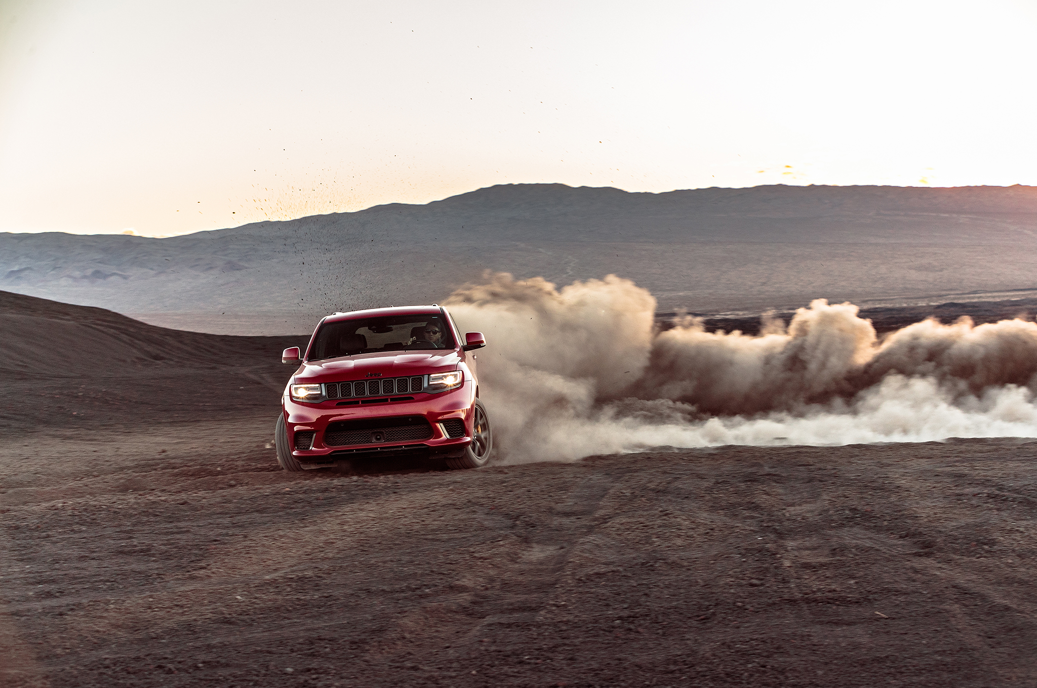 2018 Jeep Grand Cherokee Trackhawk front in motion 03