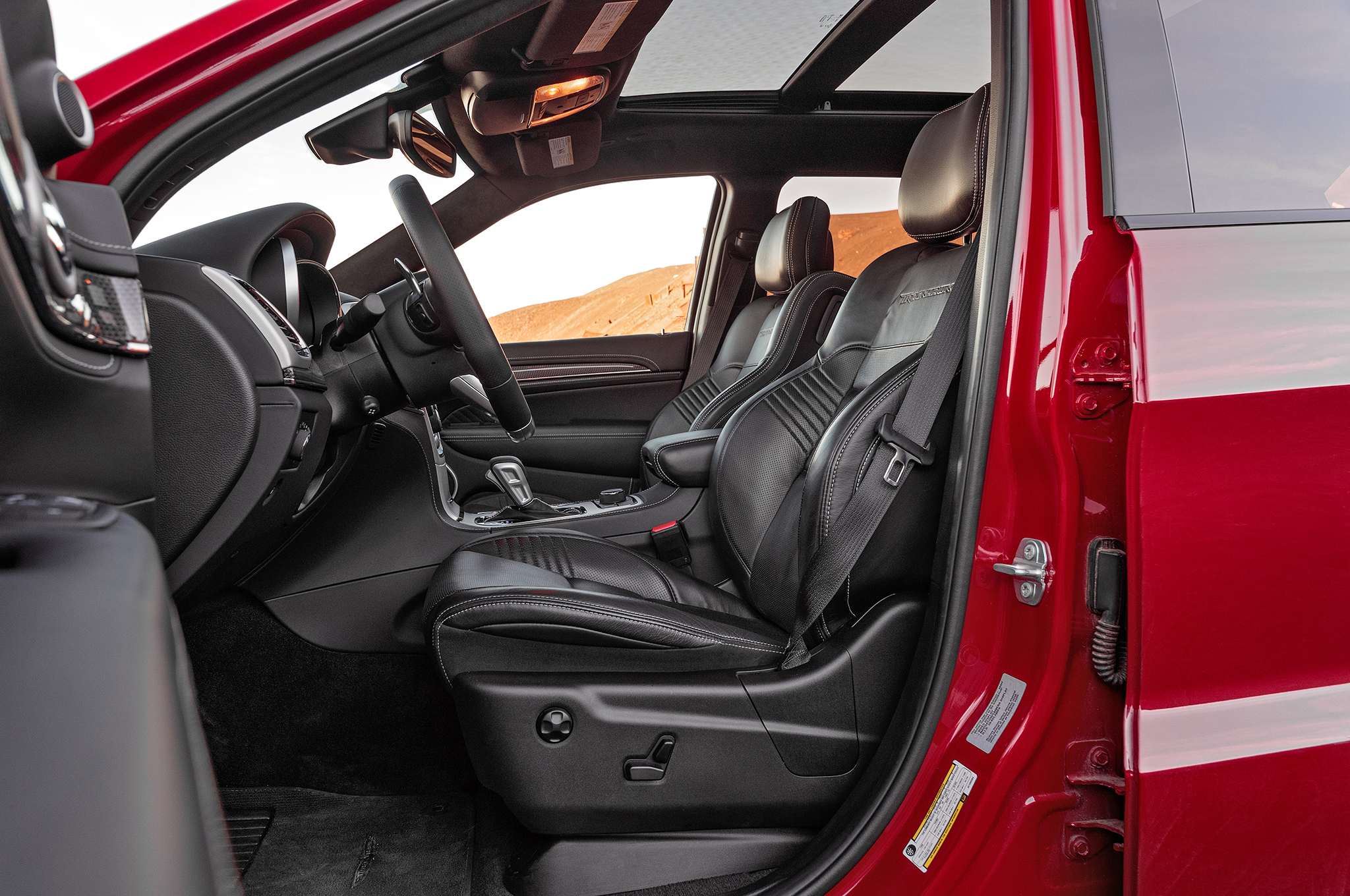 2018 Jeep Grand Cherokee Trackhawk front interior seats