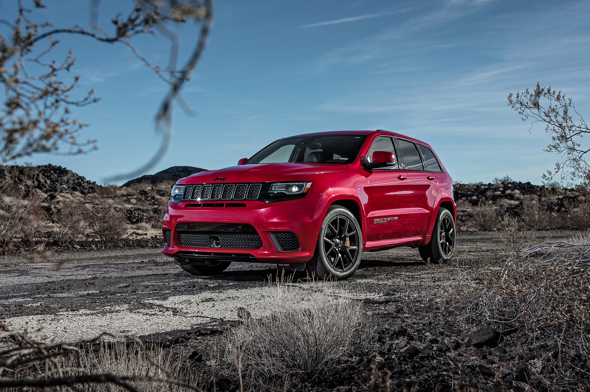 2018 Jeep Grand Cherokee Trackhawk front three quarter