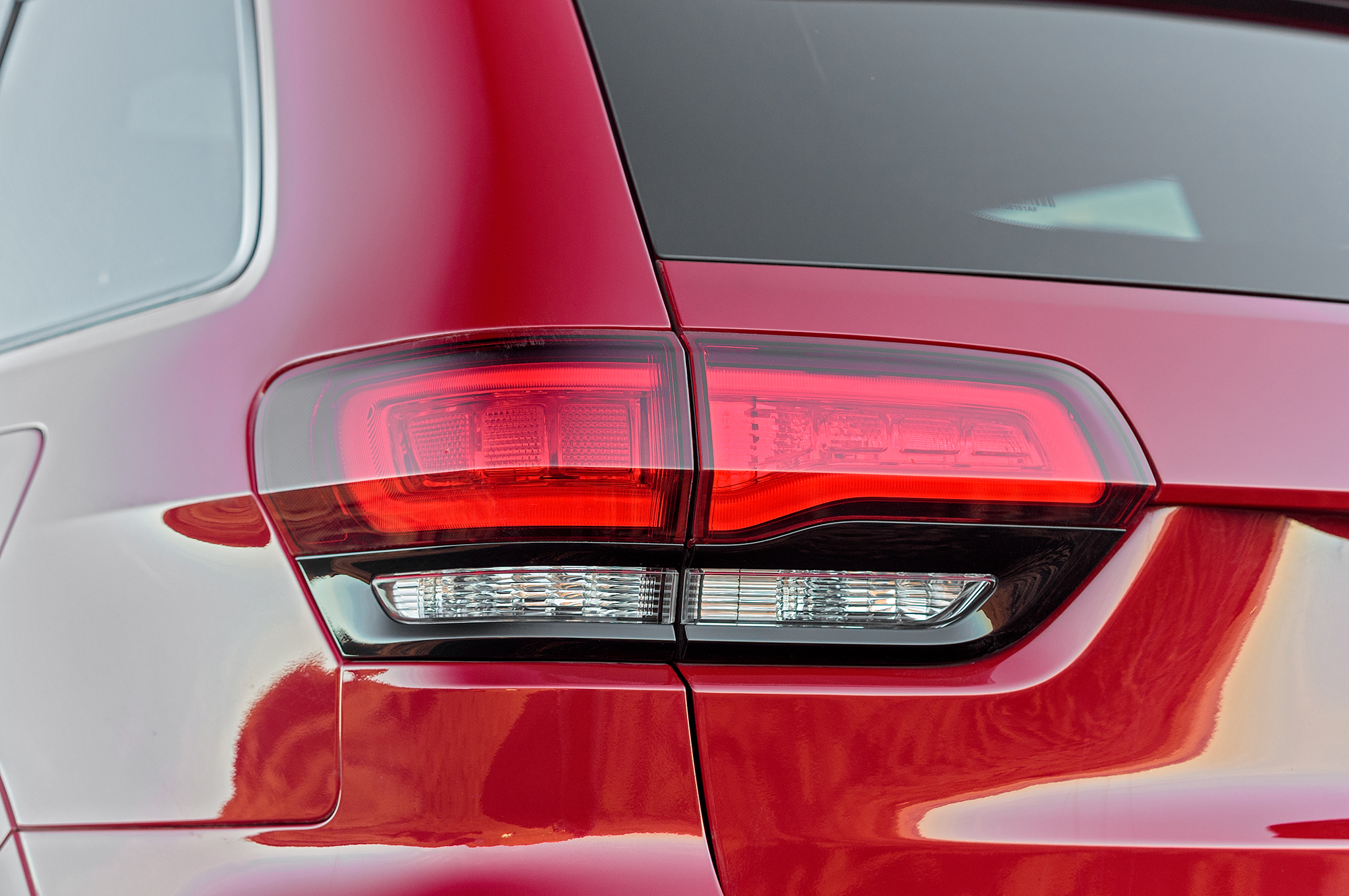 2018 Jeep Grand Cherokee Trackhawk taillight