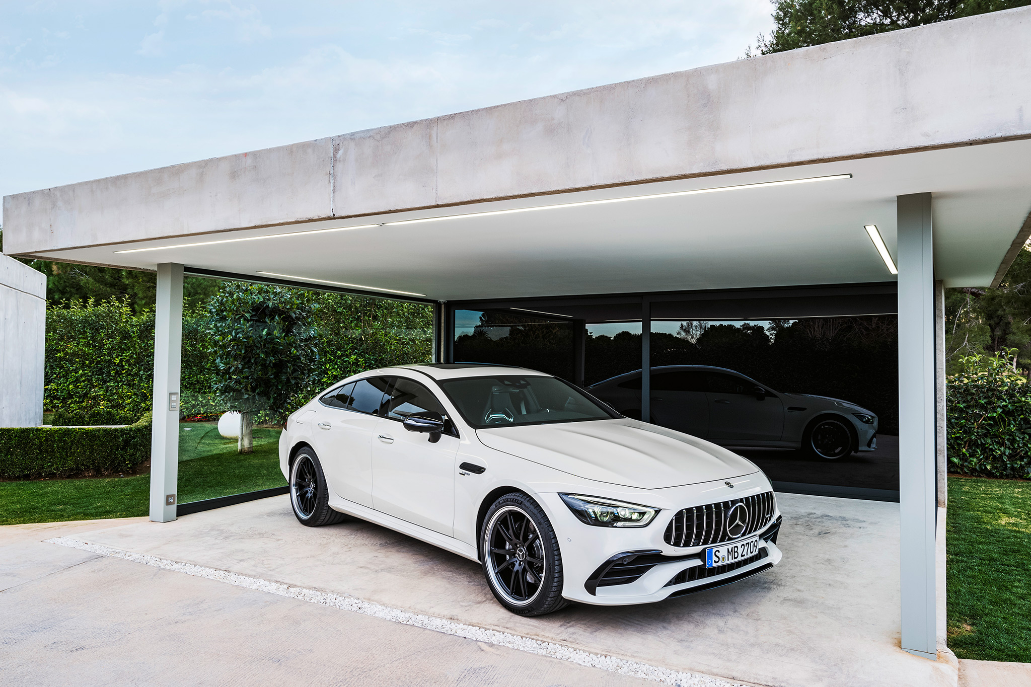 2019 Mercedes AMG GT 53 31