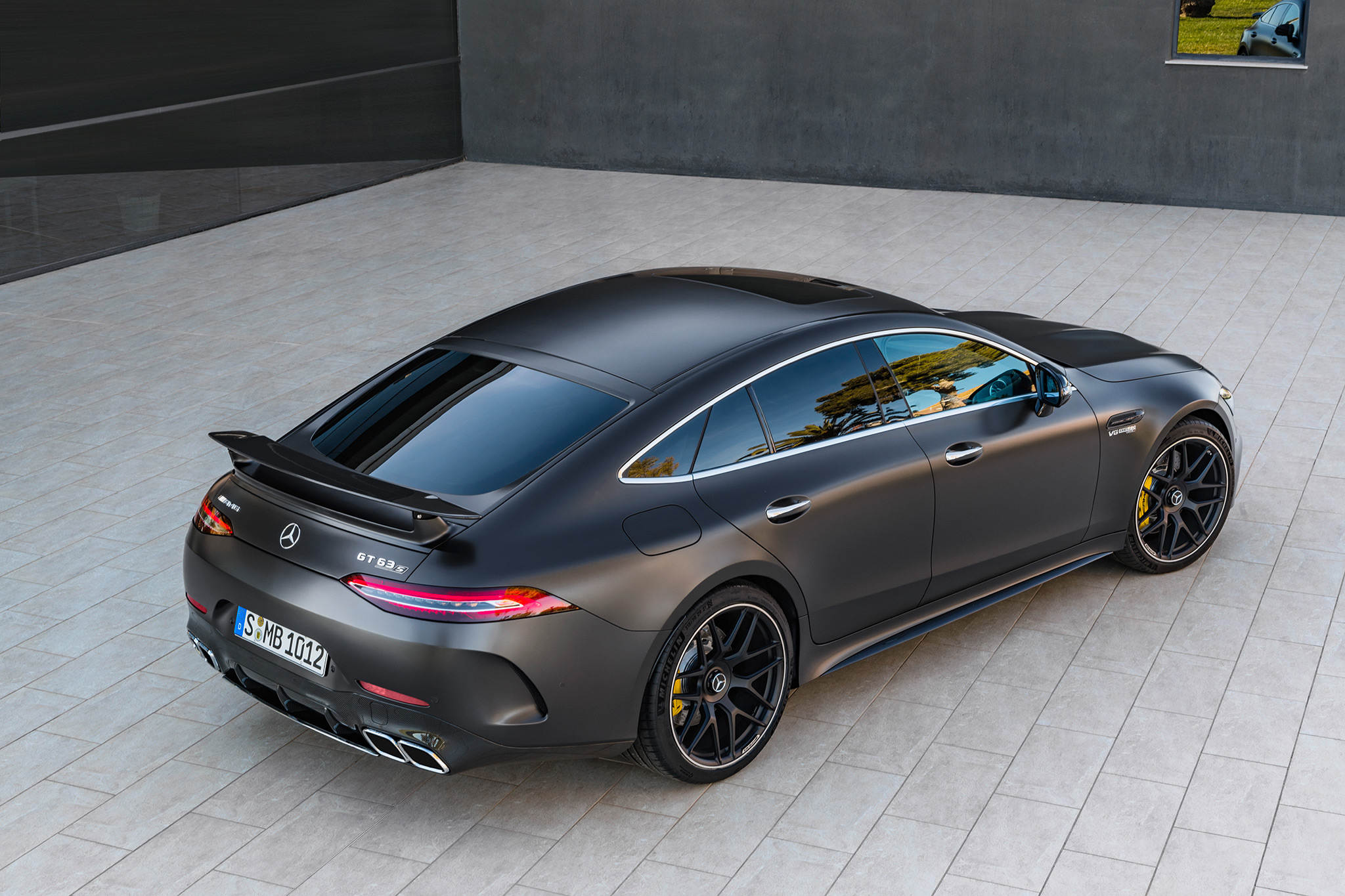 2019 Mercedes AMG GT 63 S 32