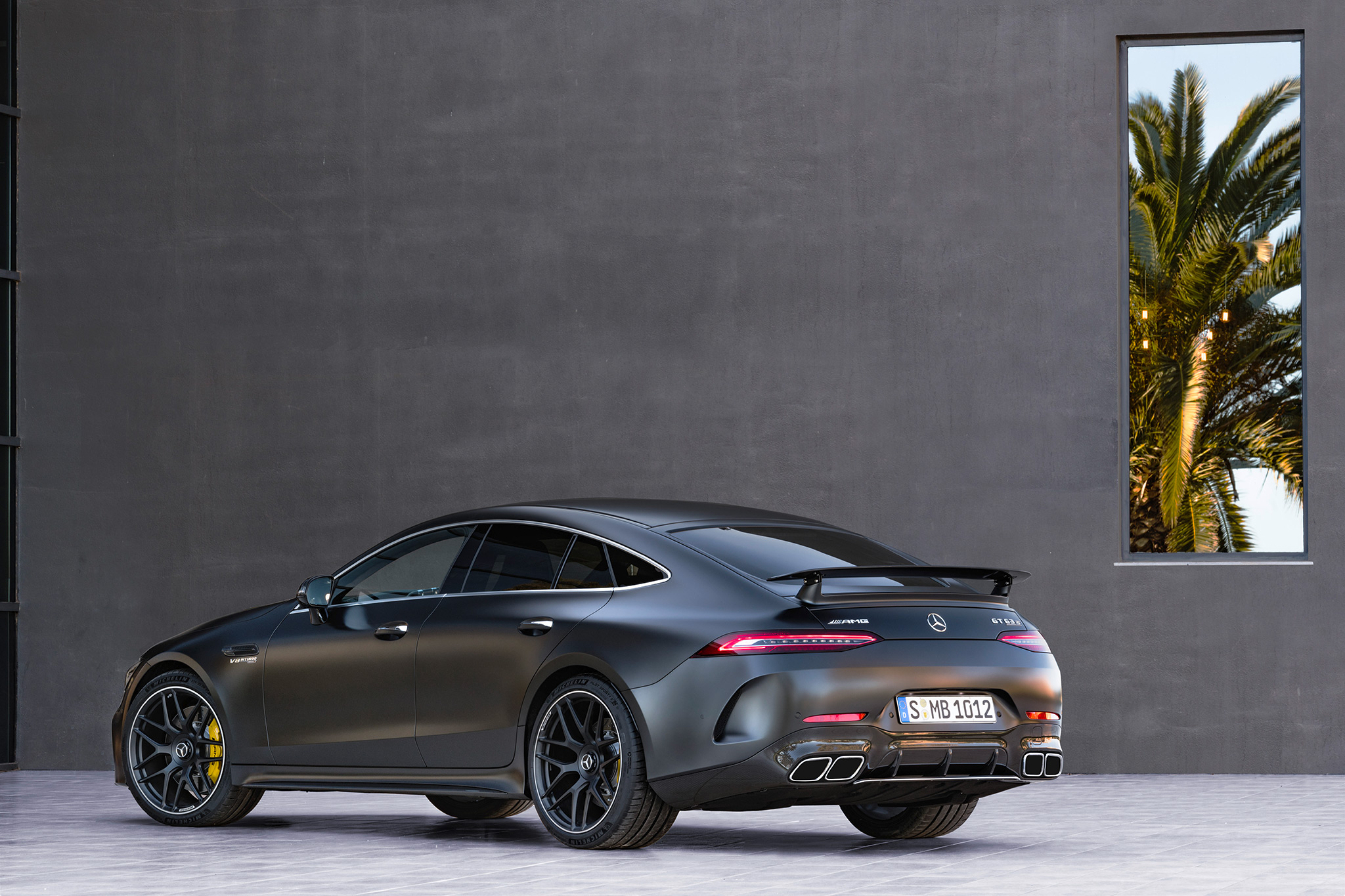 2019 Mercedes AMG GT 63 S 33