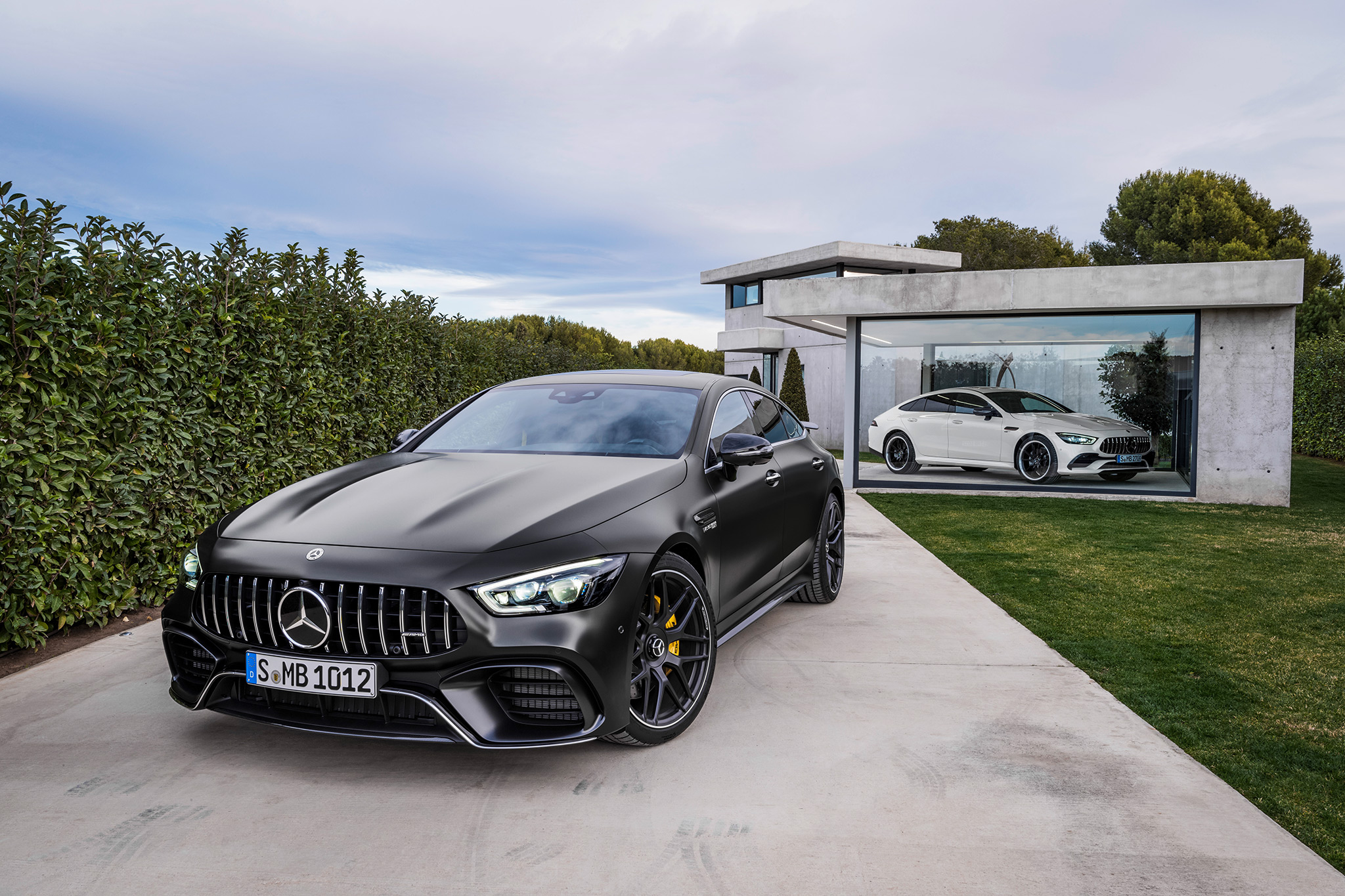 2019 Mercedes AMG GT 63 S and GT 53 02