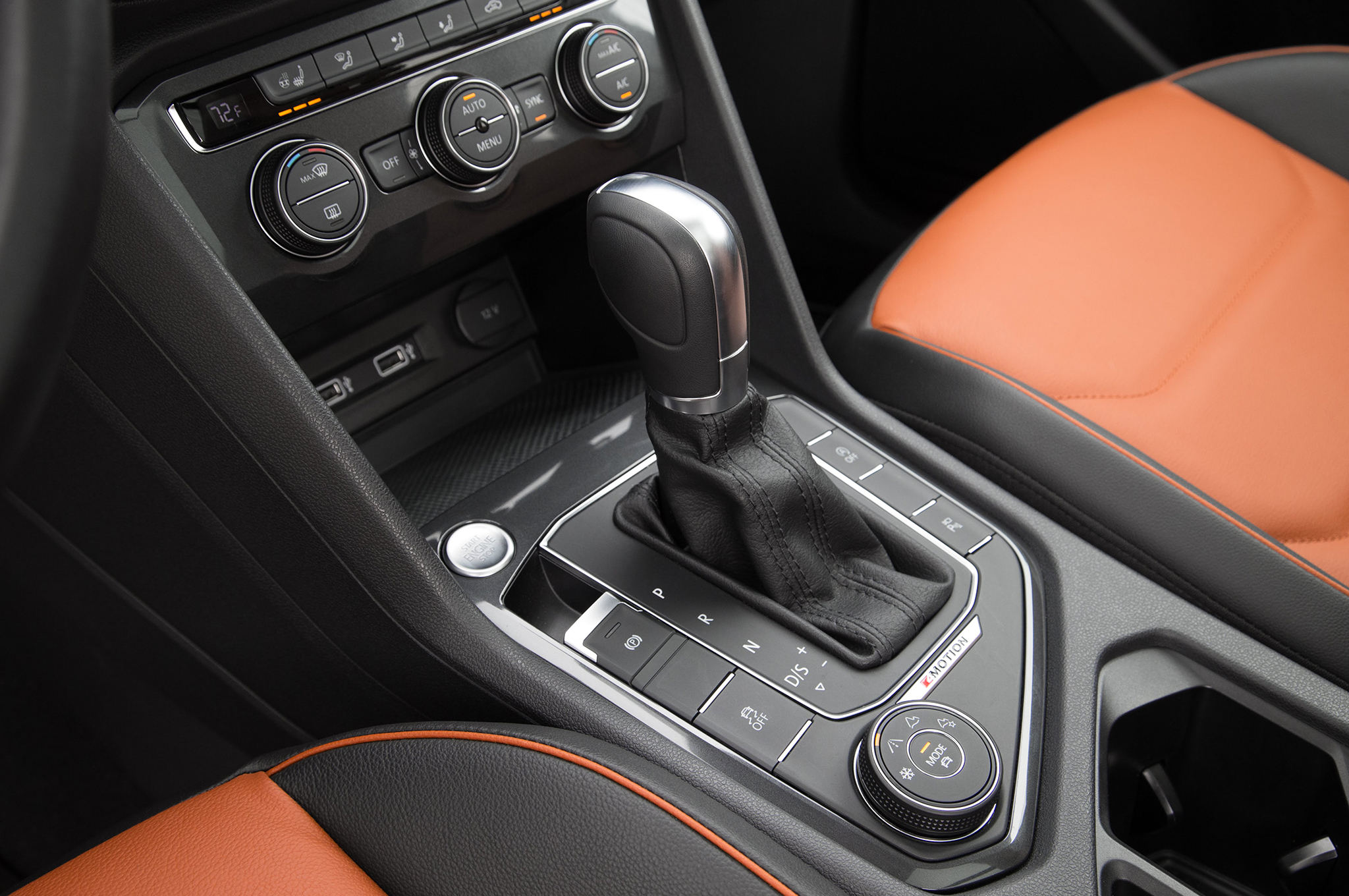 2018 Volkswagen Tiguan SEL TSI 4Motion shifter