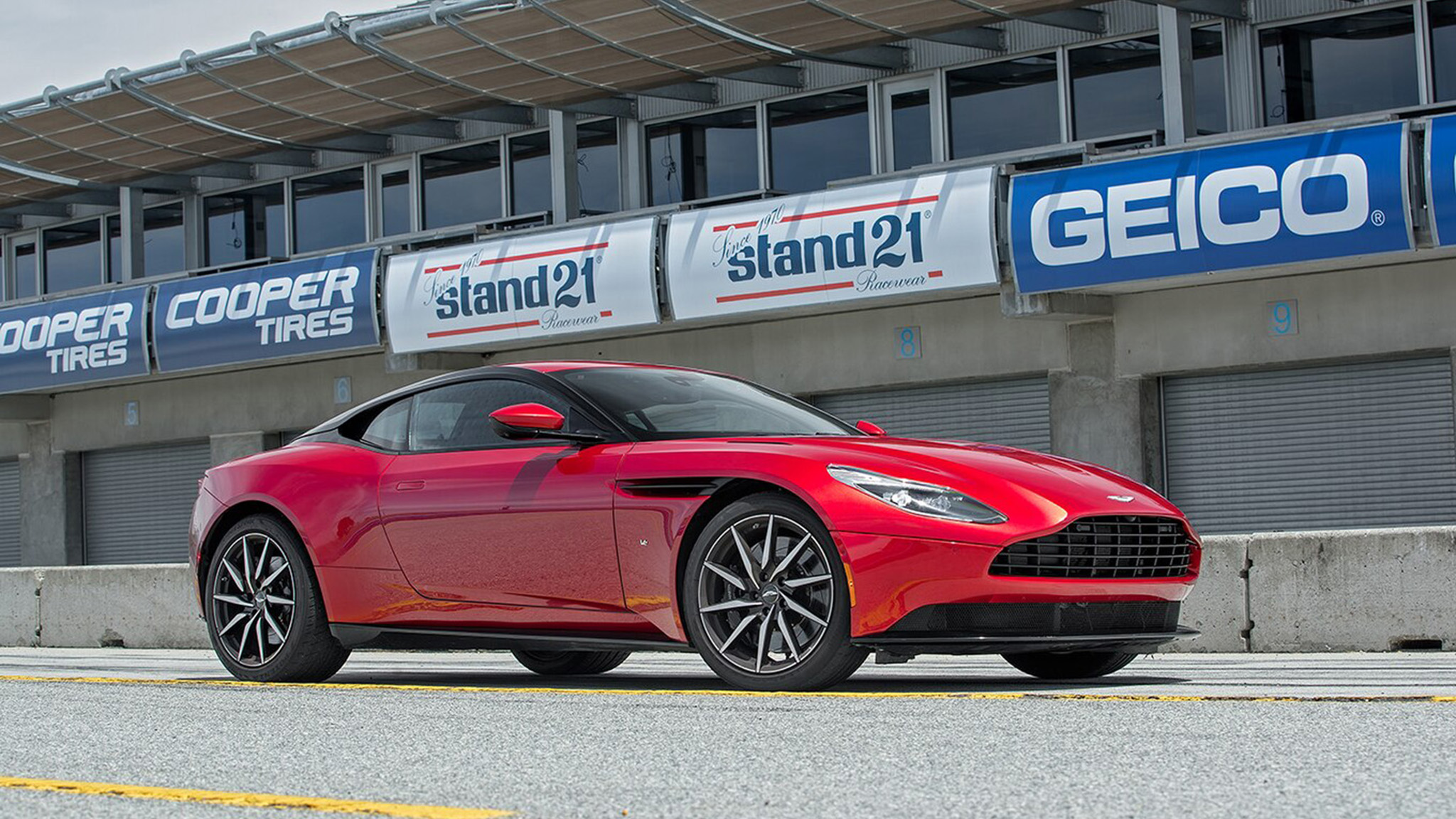 2022 Aston Martin DB11